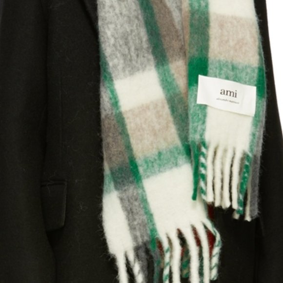 90% NEW AMI SCARF - Picture 6 of 9